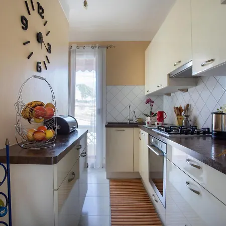 Le Flora By Interhome