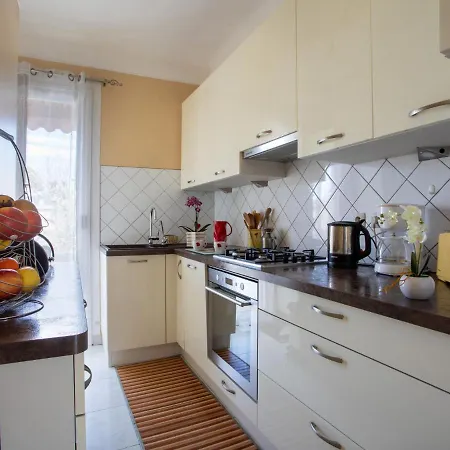 Le Flora By Interhome Lägenhet Villeneuve-Loubet